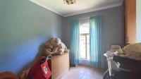 Bed Room 2 - 12 square meters of property in The Orchards