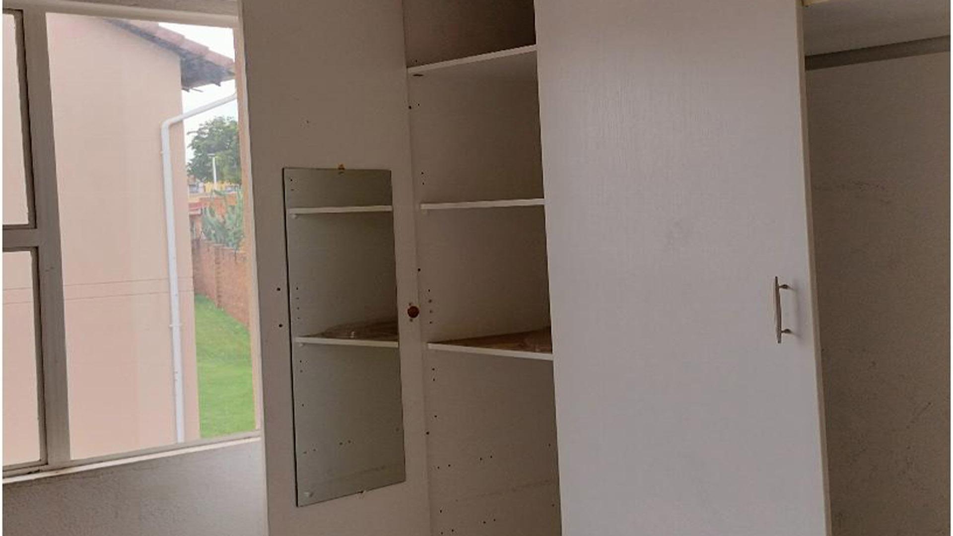 Bed Room 2 of property in Naturena