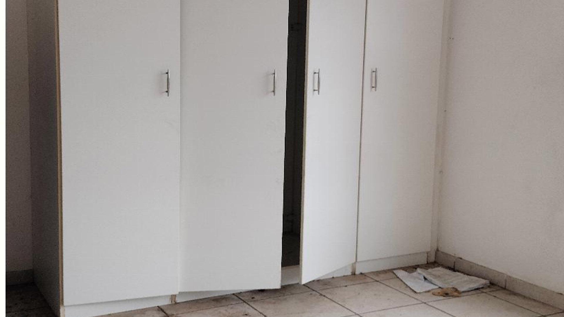 Bed Room 1 of property in Naturena