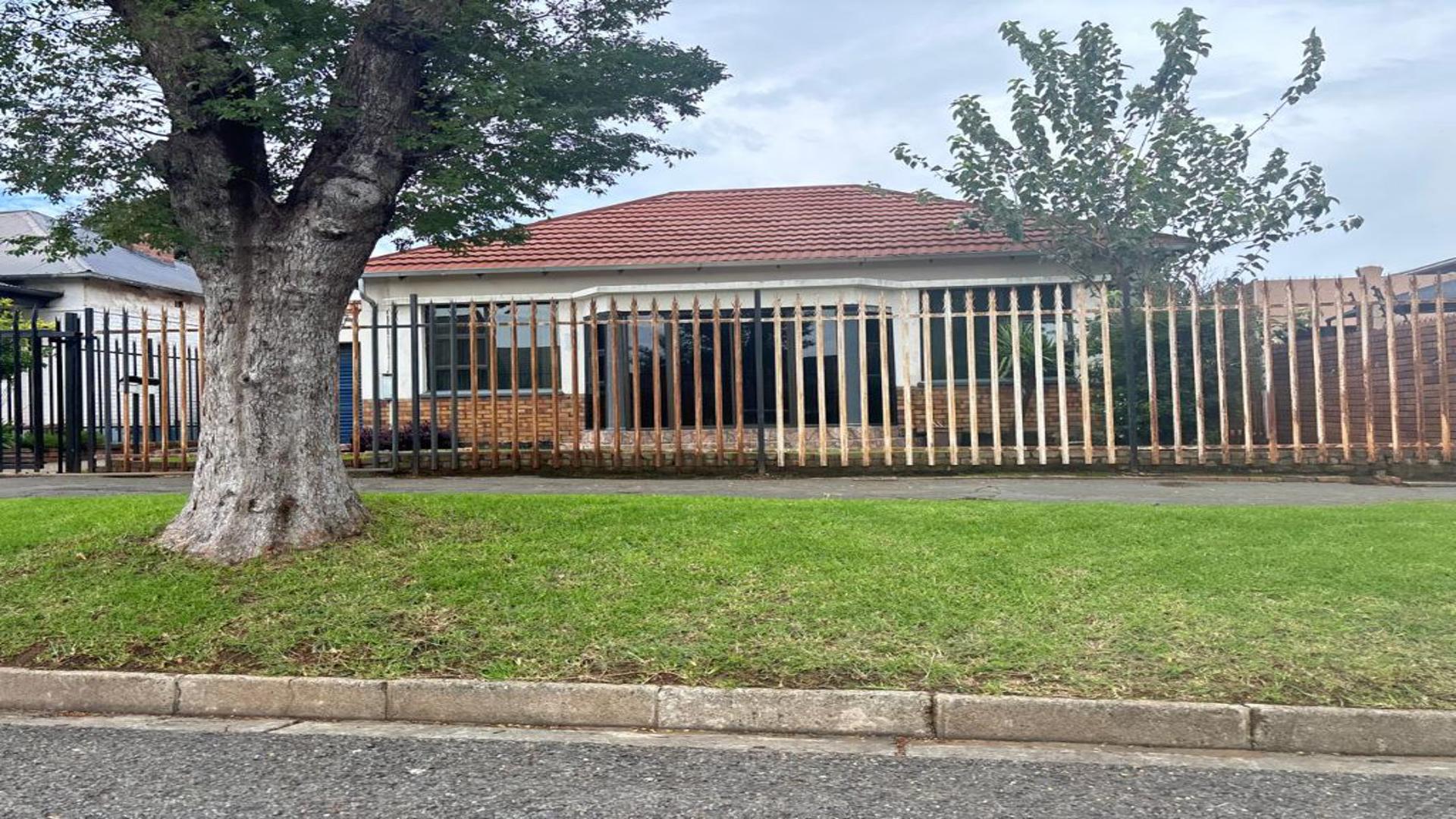 Front View of property in Forest Hill