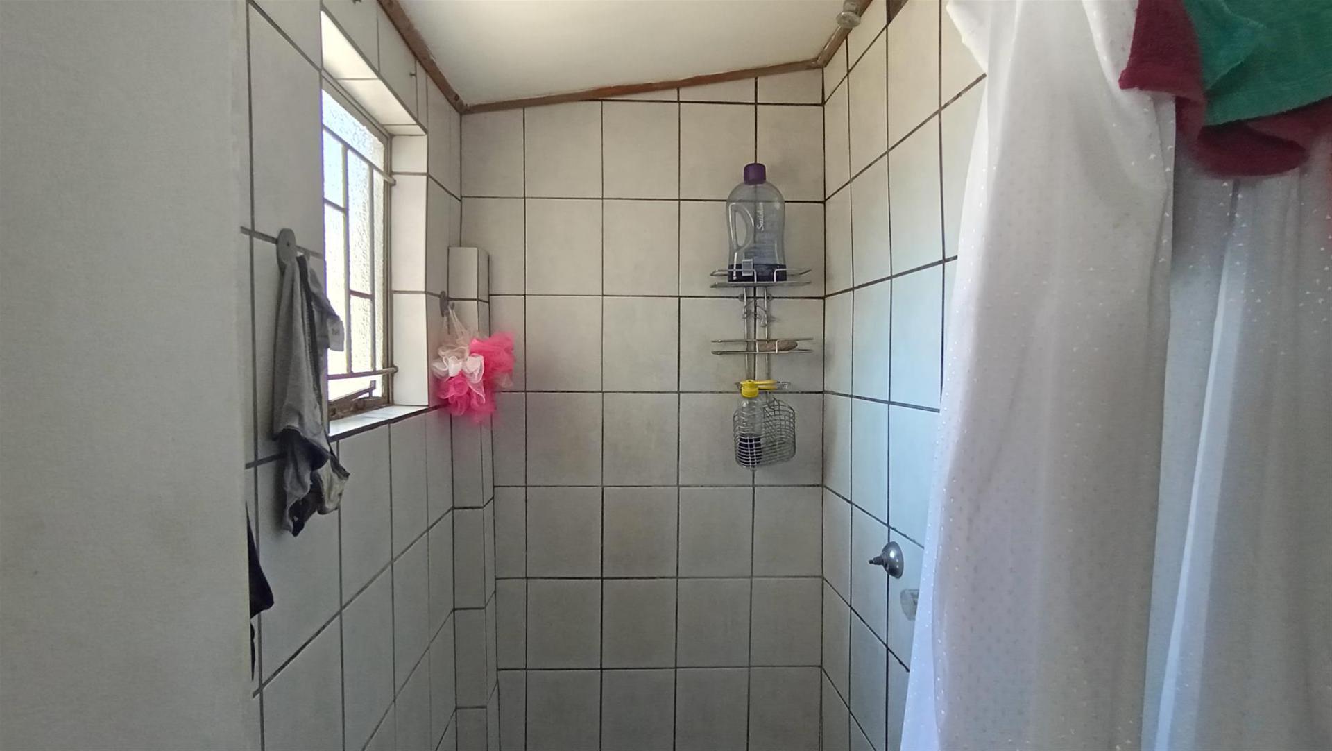 Bathroom 1 of property in Vanderbijlpark