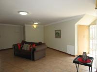 Lounges - 98 square meters of property in Benoni