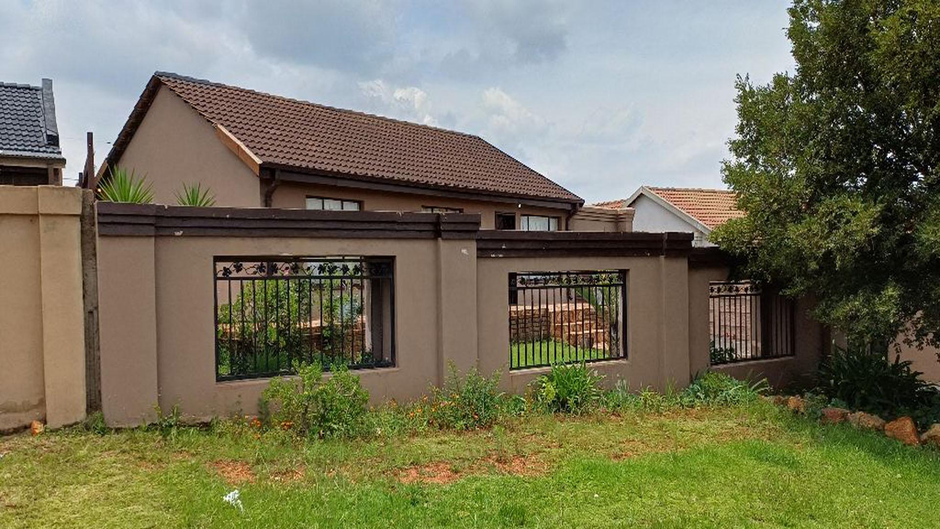 Front View of property in Vereeniging