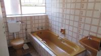 Bathroom 2 - 5 square meters of property in Vanderbijlpark