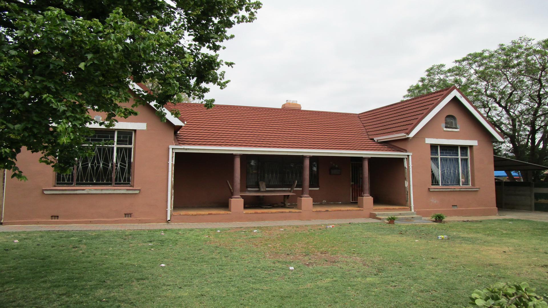 Front View of property in Daspoort