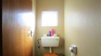 Bathroom 2 - 7 square meters of property in Rayton