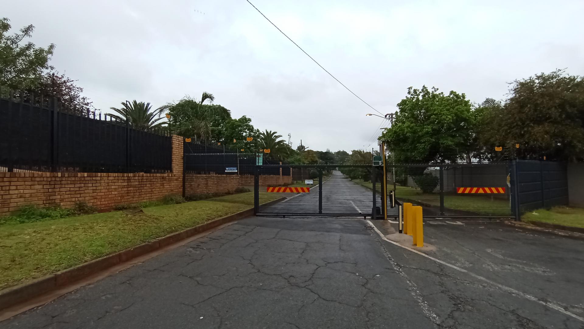 Front View of property in Sunnyridge