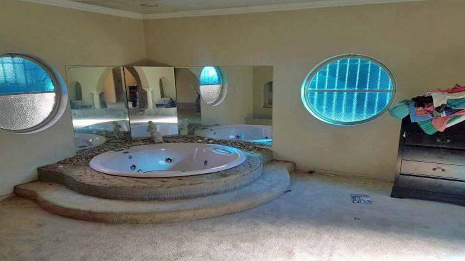 Main Bathroom - 7 square meters of property in Boksburg