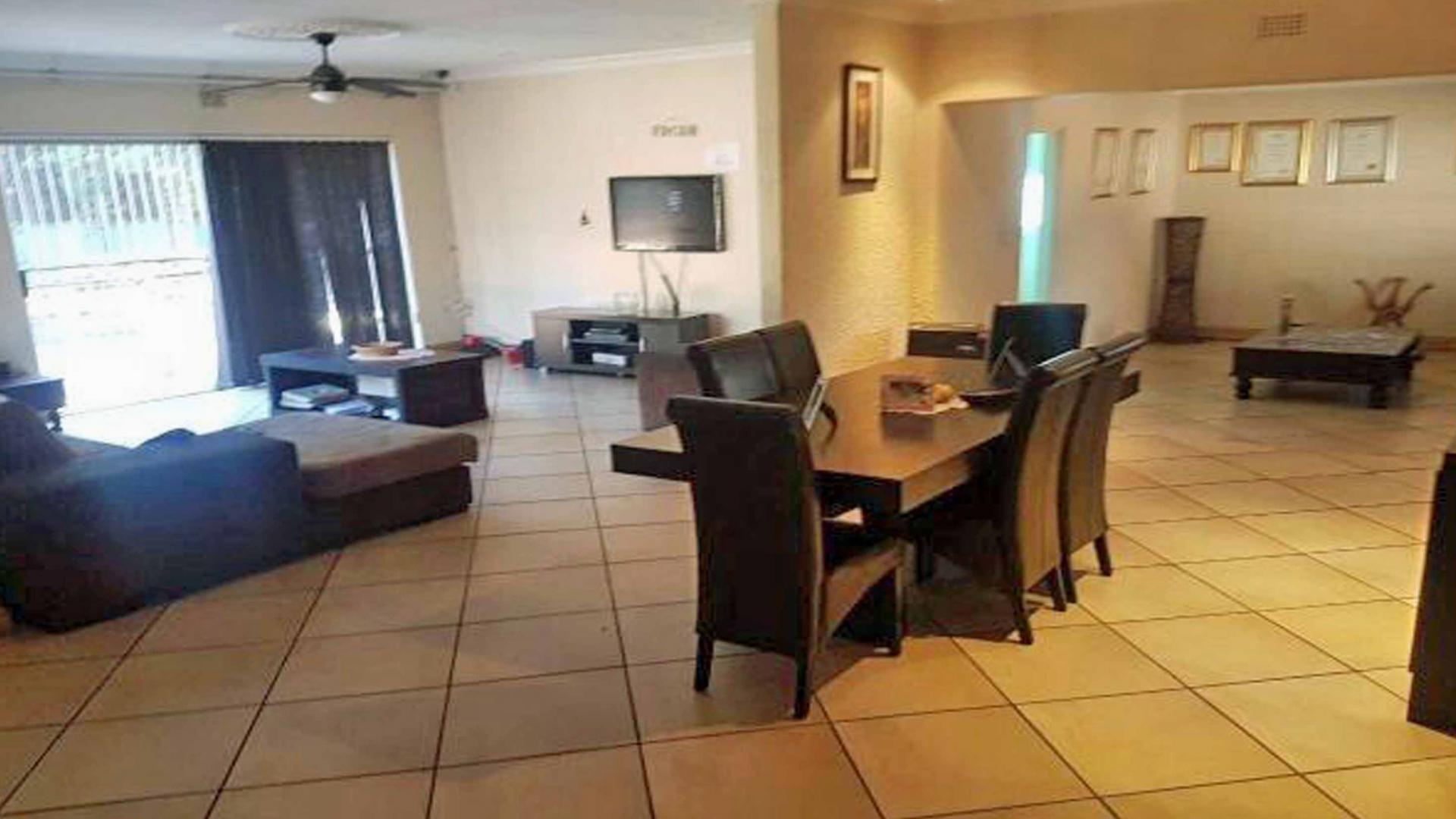 Dining Room - 34 square meters of property in Boksburg