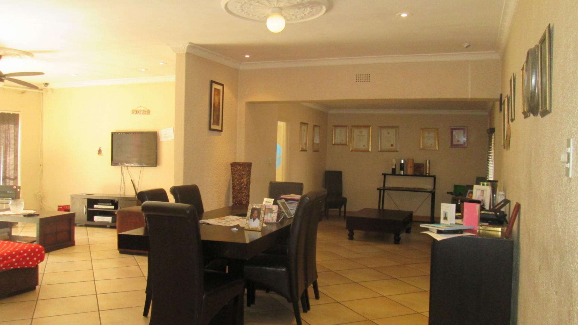 Dining Room - 34 square meters of property in Boksburg