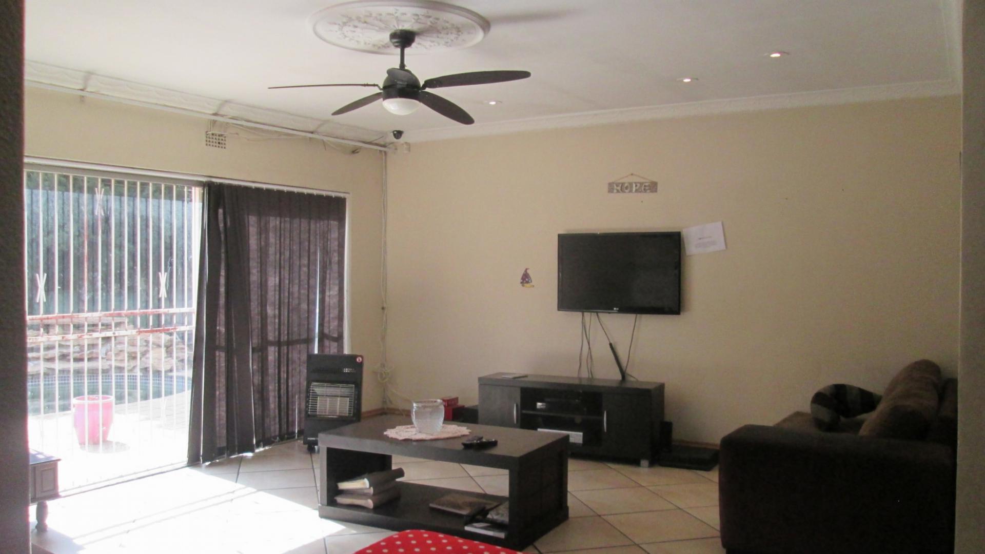 TV Room - 27 square meters of property in Boksburg