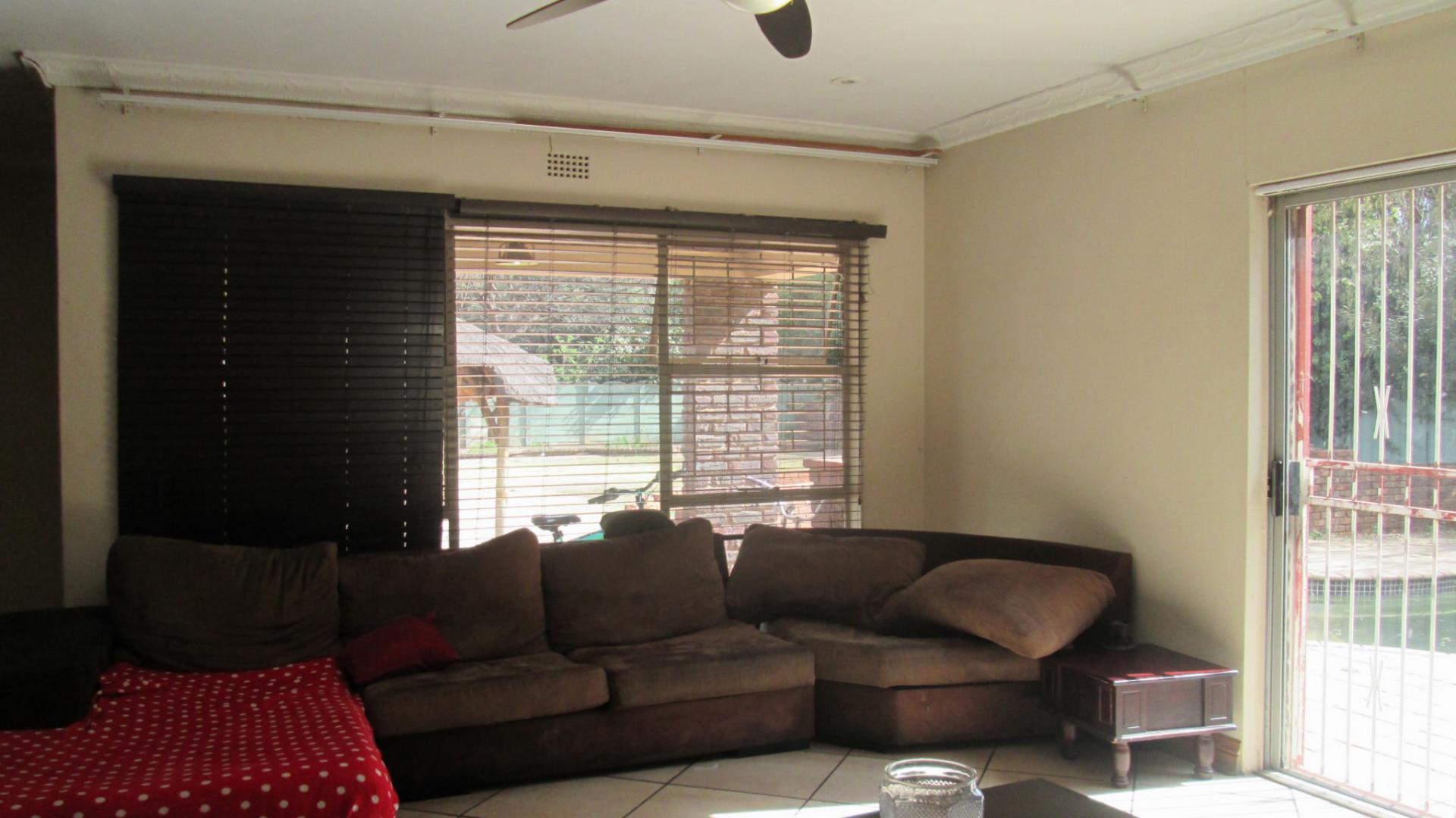 TV Room - 27 square meters of property in Boksburg