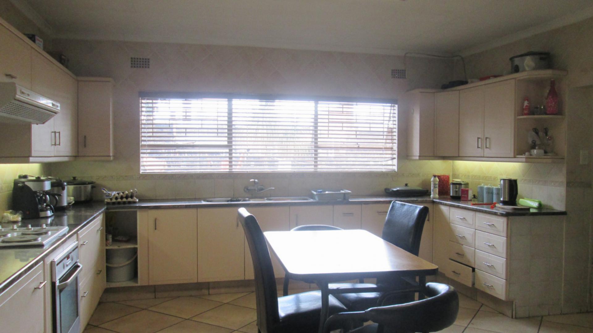 Kitchen - 27 square meters of property in Boksburg