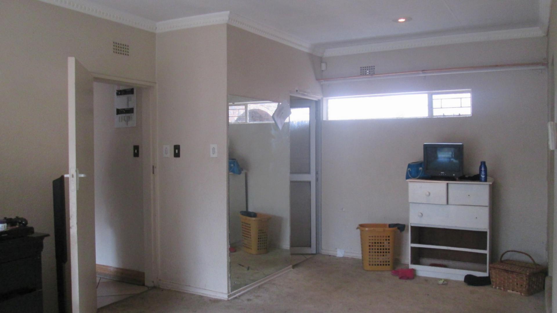 Main Bedroom - 97 square meters of property in Boksburg