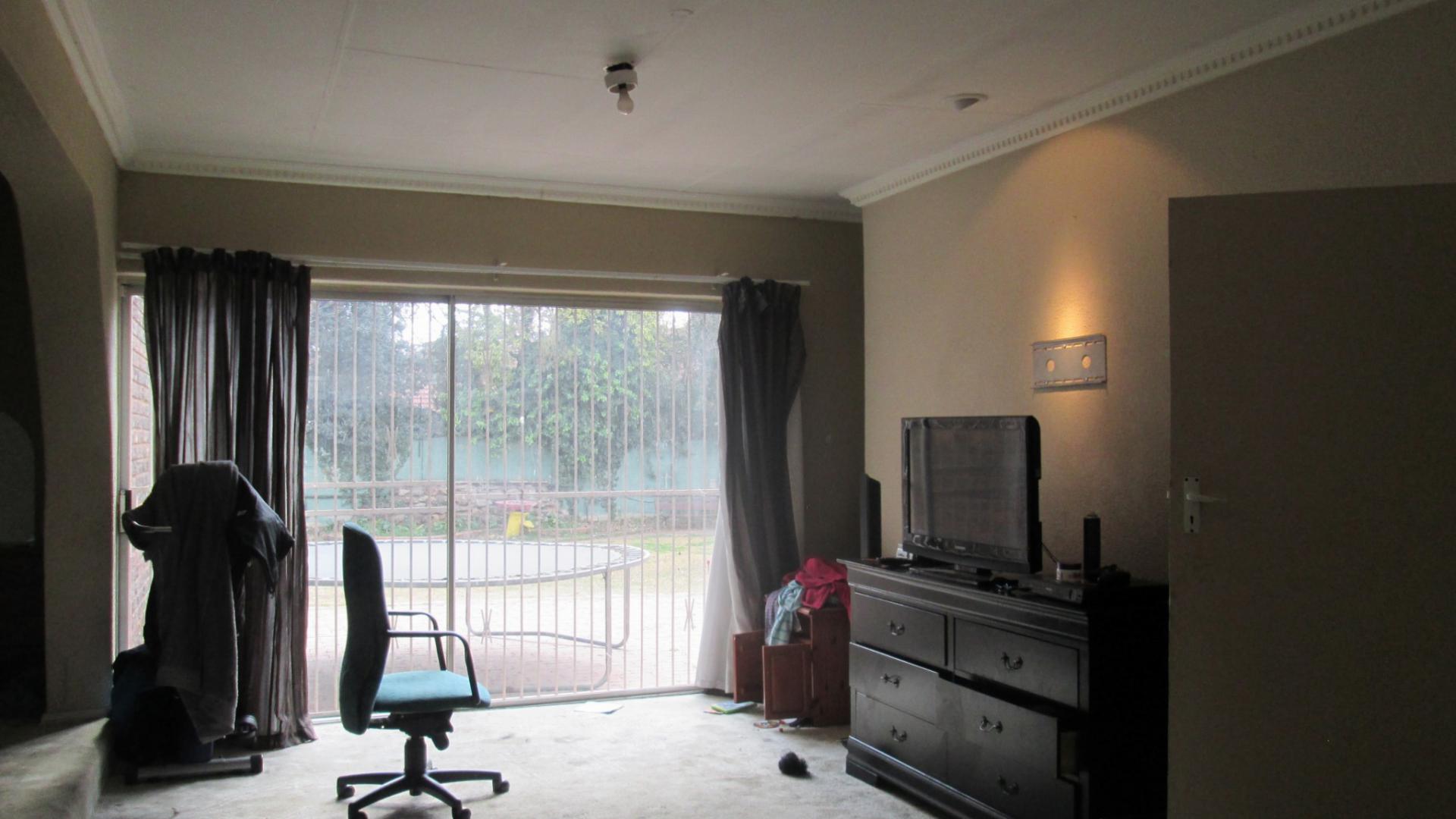 Main Bedroom - 97 square meters of property in Boksburg
