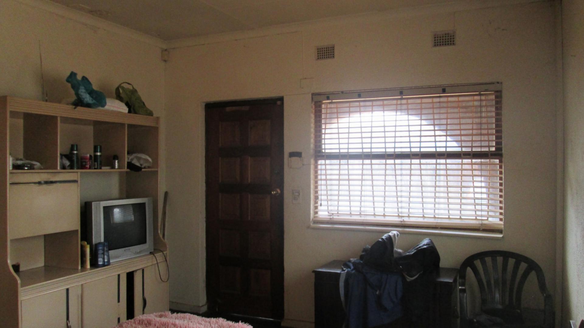 Bed Room 4 - 18 square meters of property in Boksburg