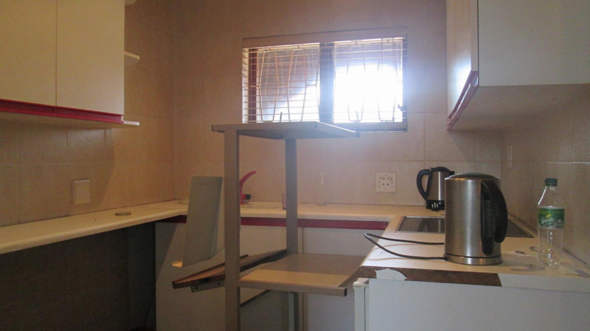 Kitchen - 27 square meters of property in Boksburg