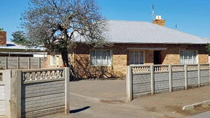 Standard Bank SIE Sale In Execution 3 Bedroom House for Sale in Beaufort West - MR159044