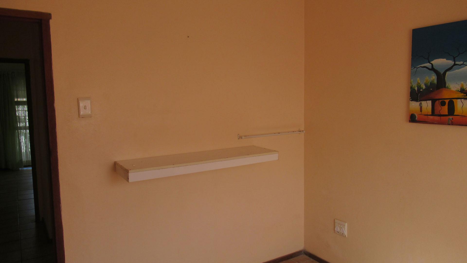 Bed Room 2 of property in Uvongo