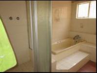 Bathroom 1 - 9 square meters of property in Henley-on-Klip