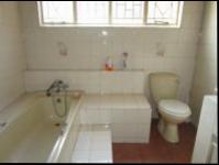 Bathroom 1 - 9 square meters of property in Henley-on-Klip