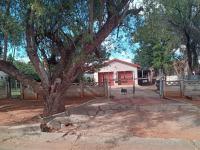 Front View of property in Barkly West