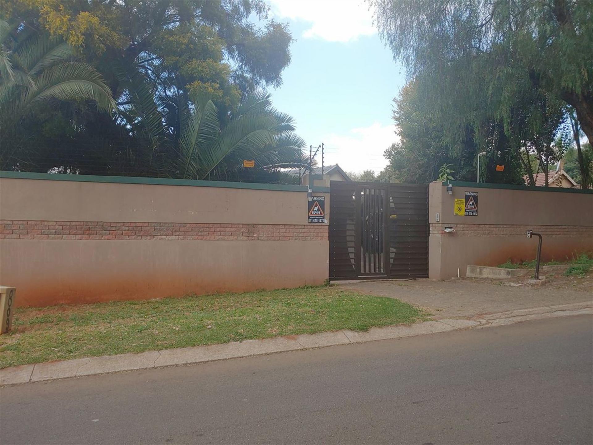 Front View of property in Weltevreden Park
