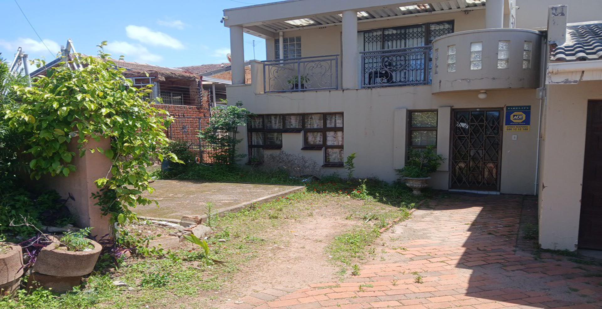 Front View of property in Reservior Hills