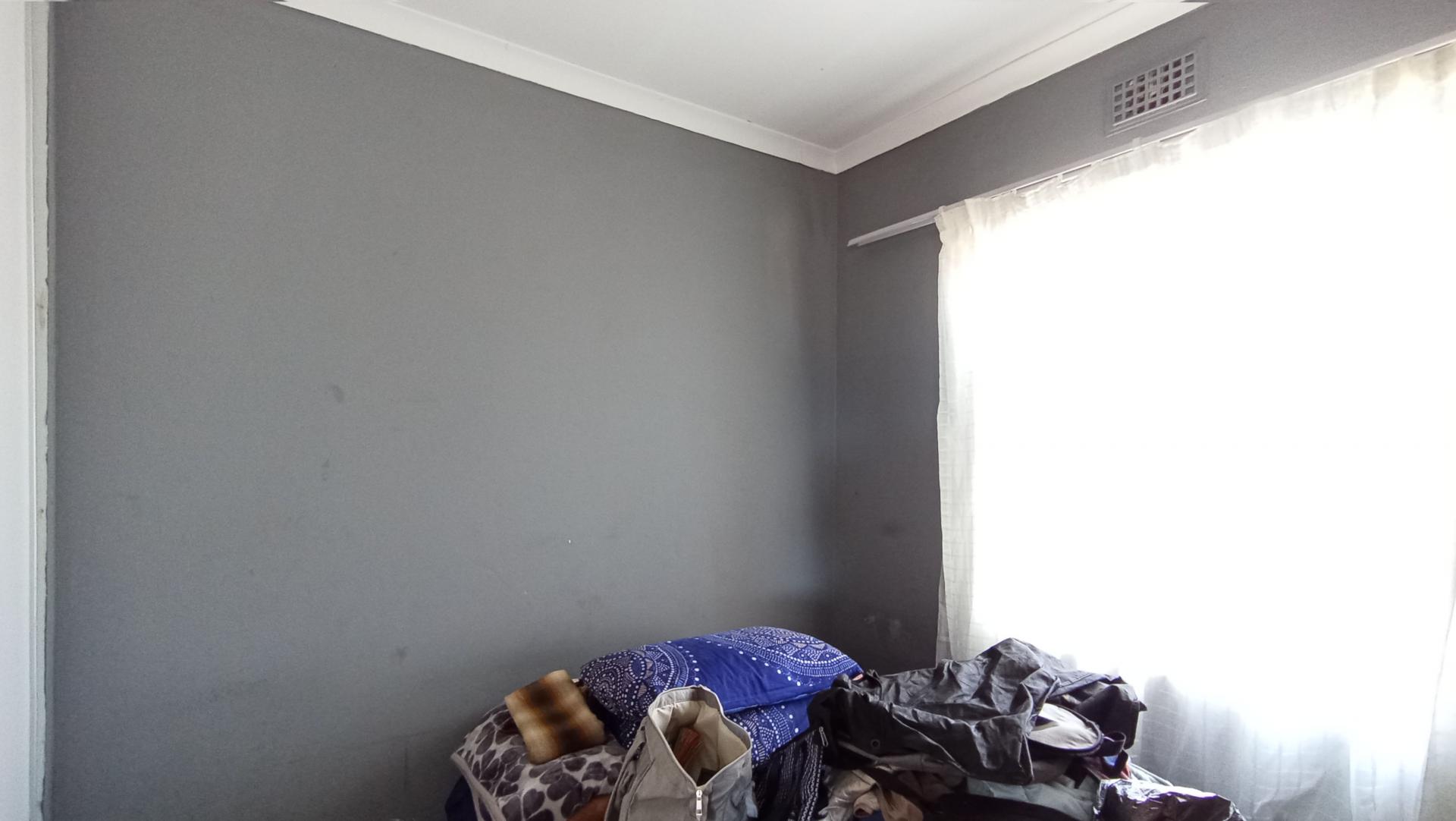 Bed Room 2 - 8 square meters of property in Fleurhof