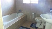 Main Bathroom - 5 square meters of property in Beyers Park