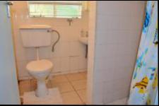 Main Bathroom - 4 square meters of property in Hibberdene