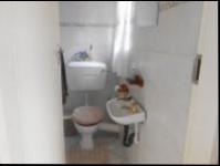 Guest Toilet - 2 square meters of property in Primrose