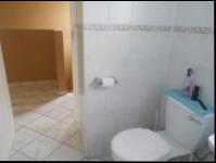 Bathroom 1 - 5 square meters of property in Primrose