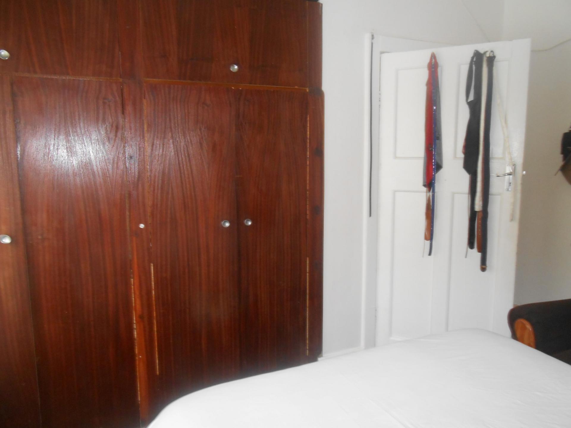 Bed Room 1 - 17 square meters of property in Rosettenville