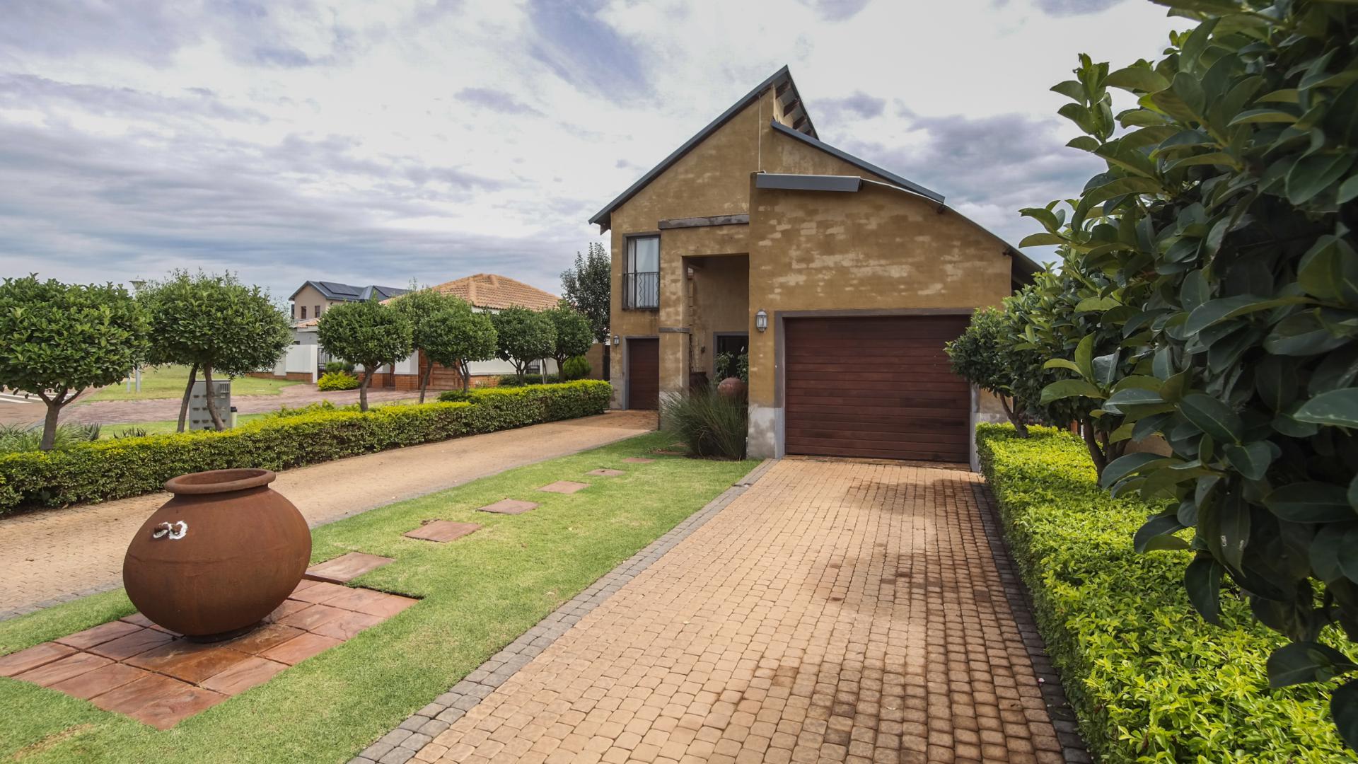 4 Bedroom House for Sale For Sale in The Meadows Estate MR159545 MyRoof