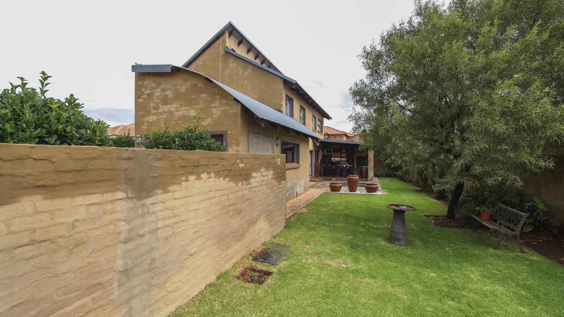 4 Bedroom House for Sale For Sale in The Meadows Estate MR159545 MyRoof