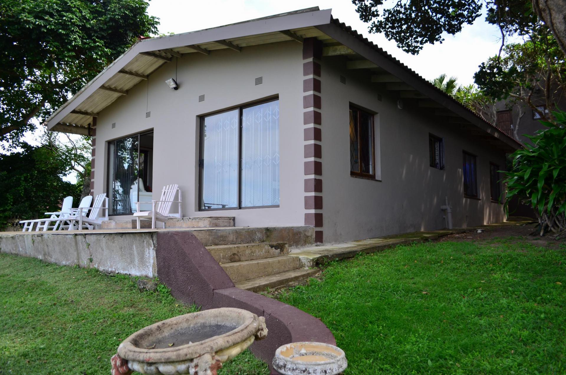 Front View of property in Oslo Beach