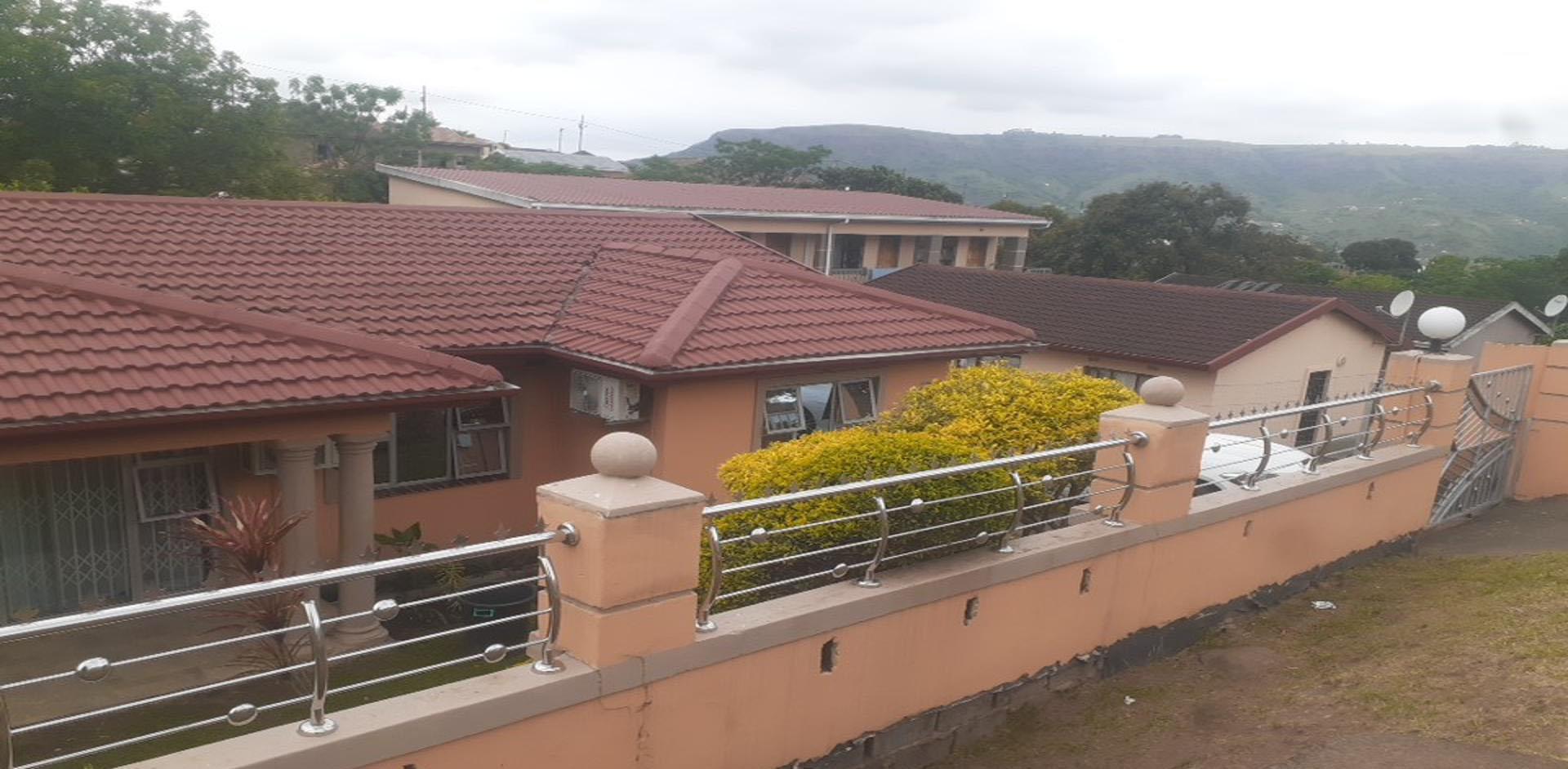 Front View of property in Pinetown 
