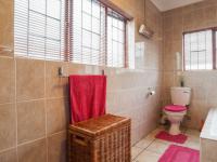 Bathroom 1 - 10 square meters of property in Irene Farm Villages