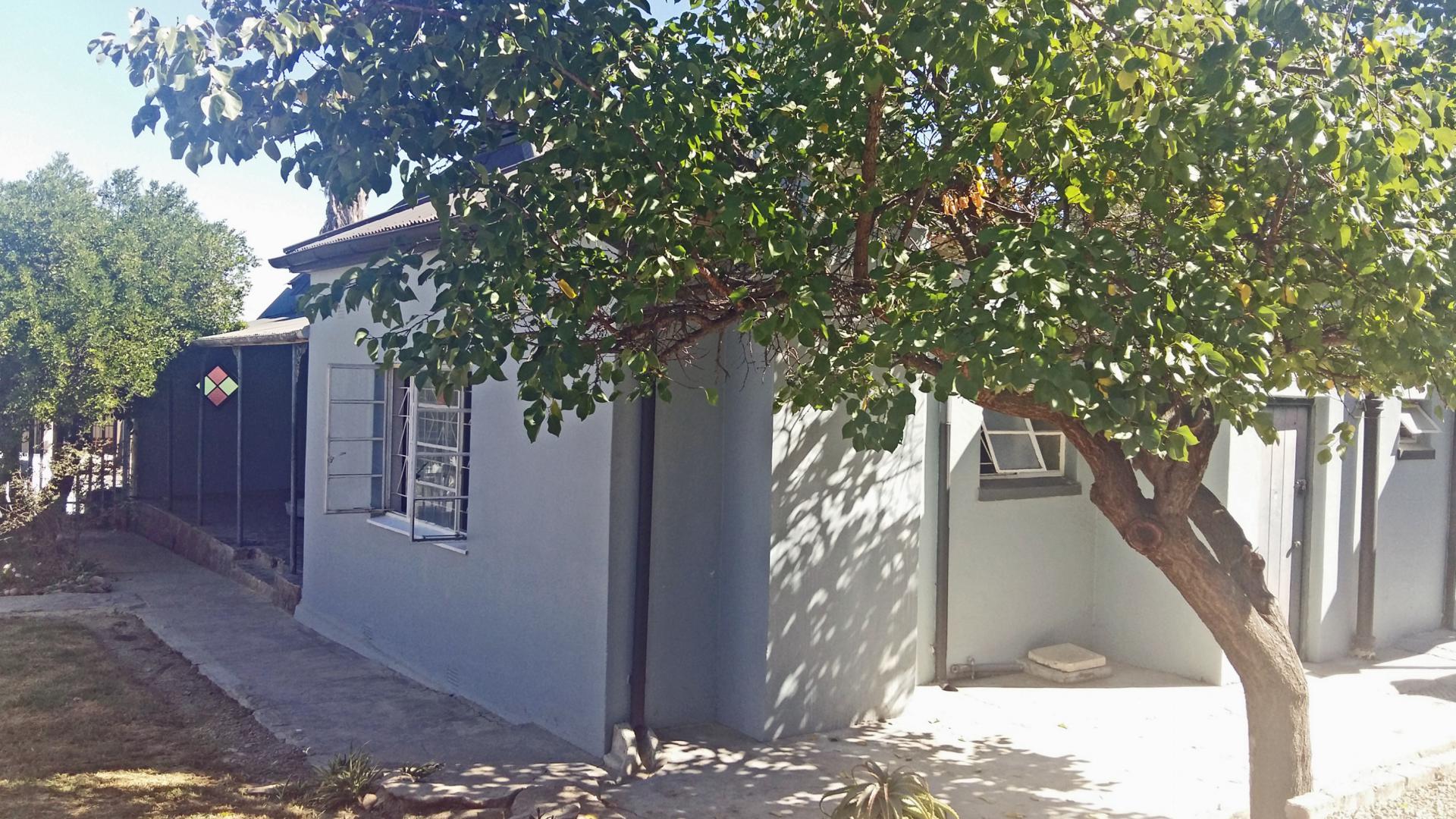 Front View of property in Oudtshoorn