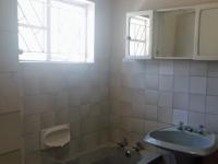 Bathroom 1 of property in Oudtshoorn
