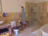 Bathroom 1 - 11 square meters of property in Hilton