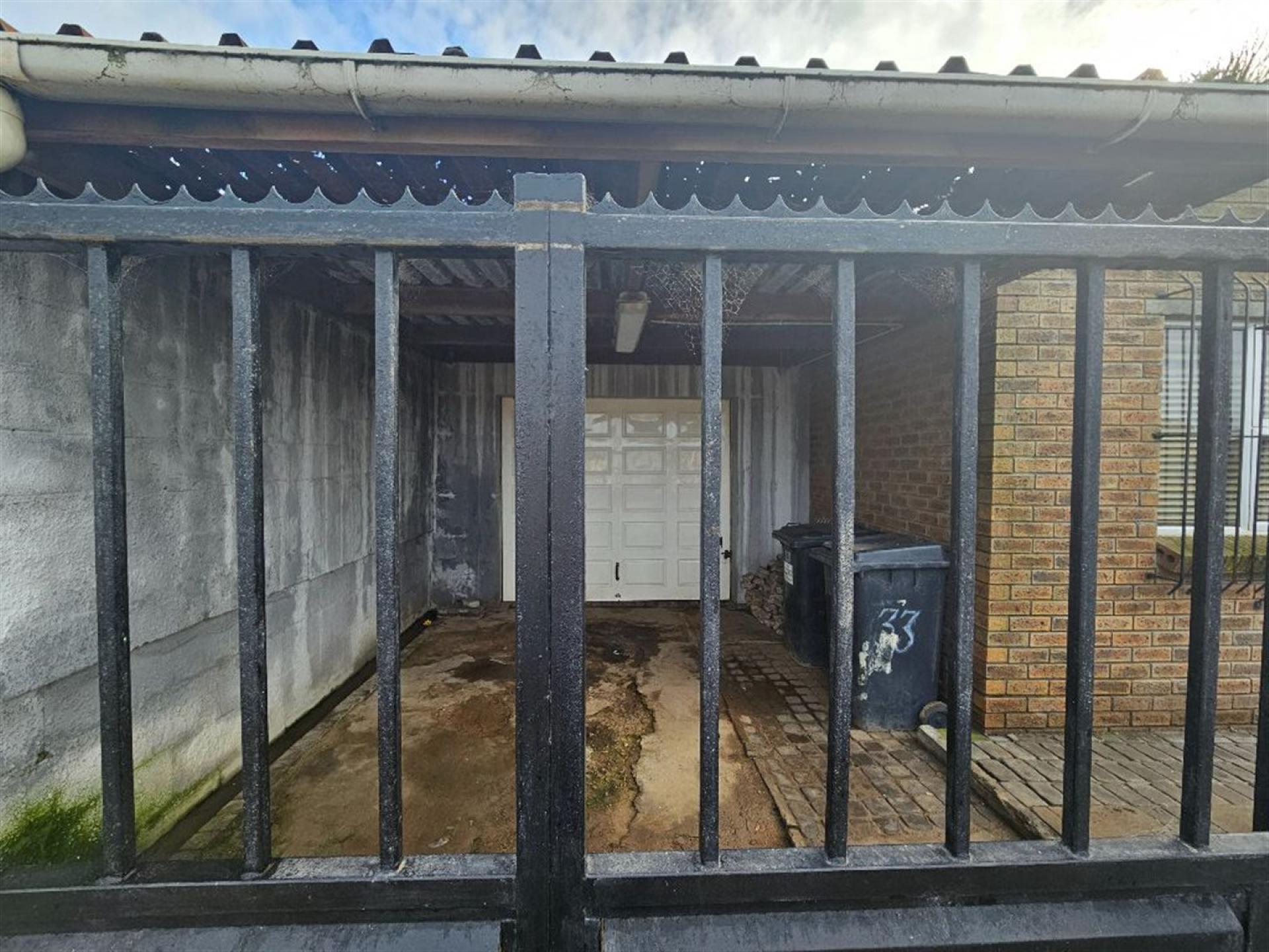 Front View of property in Retreat