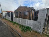 Front View of property in Retreat