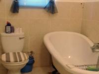 Bathroom 1 - 11 square meters of property in Aberdeen
