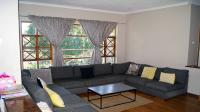 Lounges - 39 square meters of property in Woodside