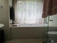 Bathroom 2 - 4 square meters of property in Woodside