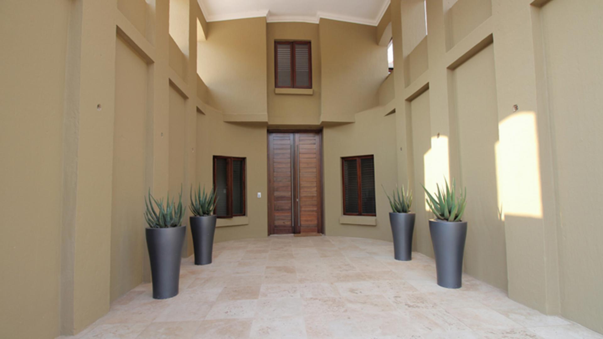 Front View of property in Silver Lakes Golf Estate