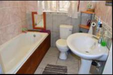 Main Bathroom - 6 square meters of property in Southport