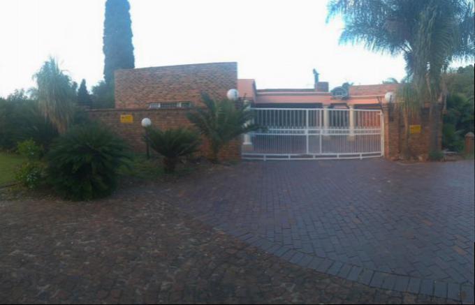 4 Bedroom House for Sale For Sale in Sunward park - Home Sell - MR159877